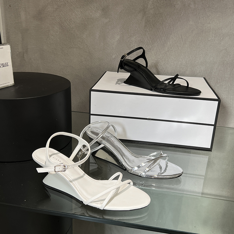 2025 Spring Summer Round Toe Backless Women's Low Heel Open Toe Sandals Simple Elegant Versatile Thin Strap Sandals