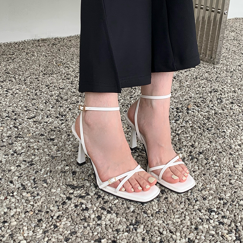 2025 European American Style Thin Strap High Heel Sandals Fashion Queen Buckle Square Toe Open Toe Women's Shoes Simple Temperament Sandals - Image 2