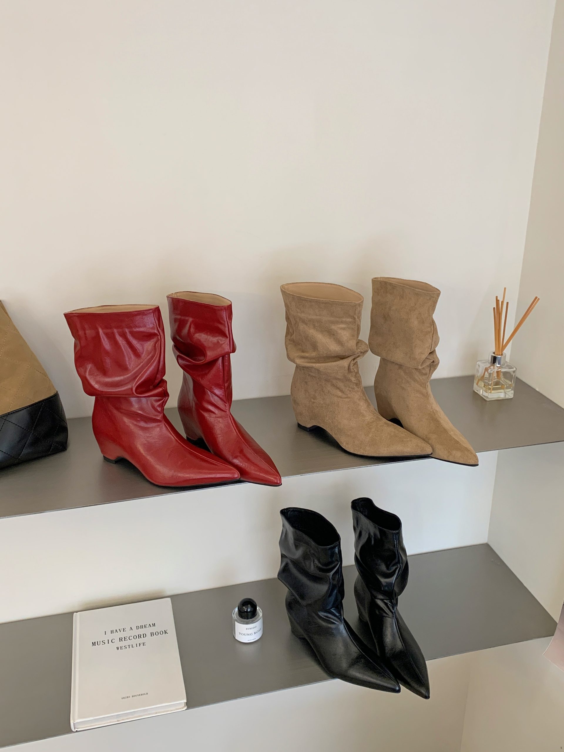 2026 New Sexy Stacked Mid Calf Boots with Pleated Wide Shaft Pointed Toe Fashion Heel Boots - Image 4