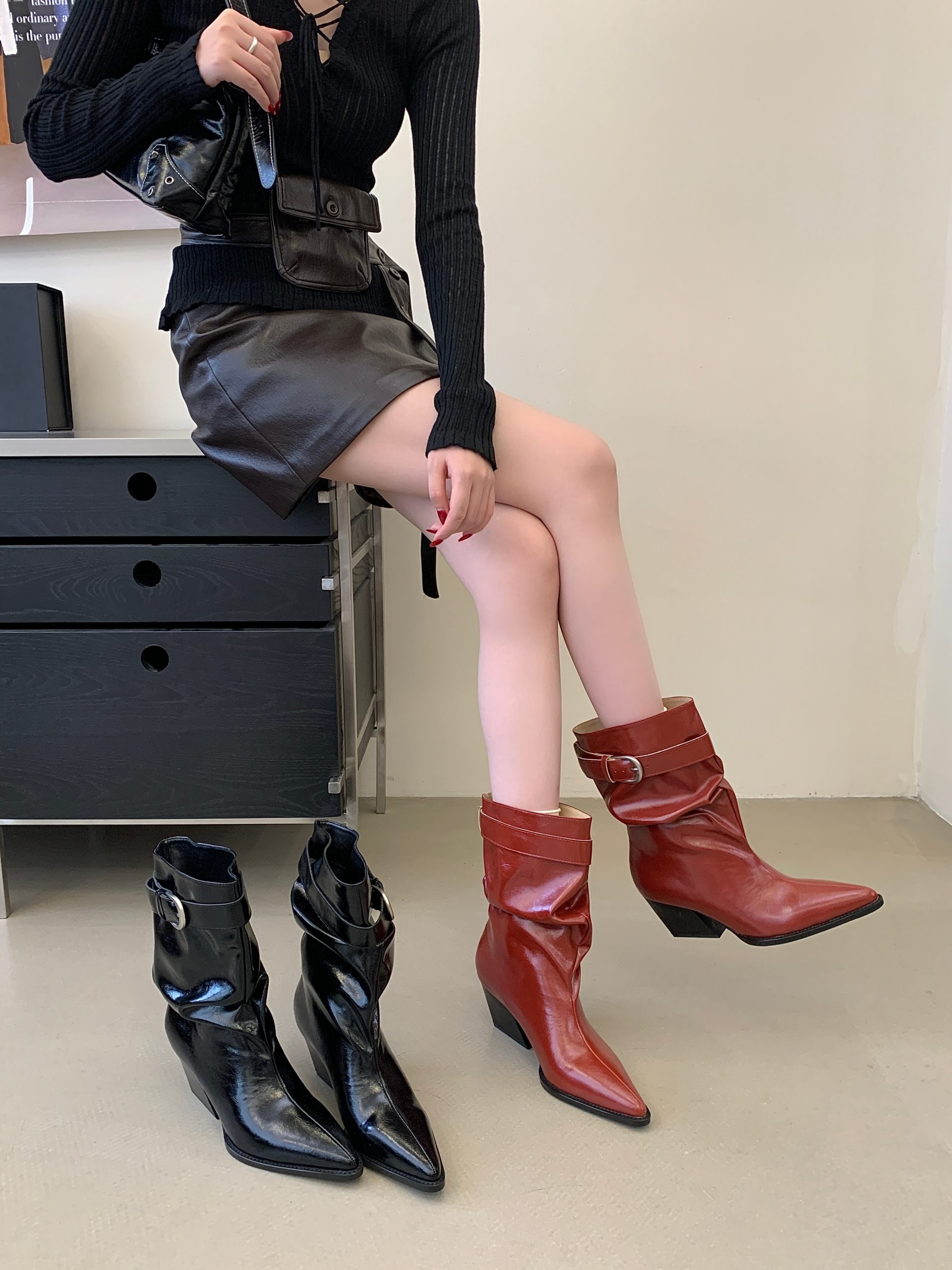 Retro Pointed Toe Chunky Heel Folded Stack Boots Women Belt Buckle Wide Shaft Slimming Fashion Western Short Boots